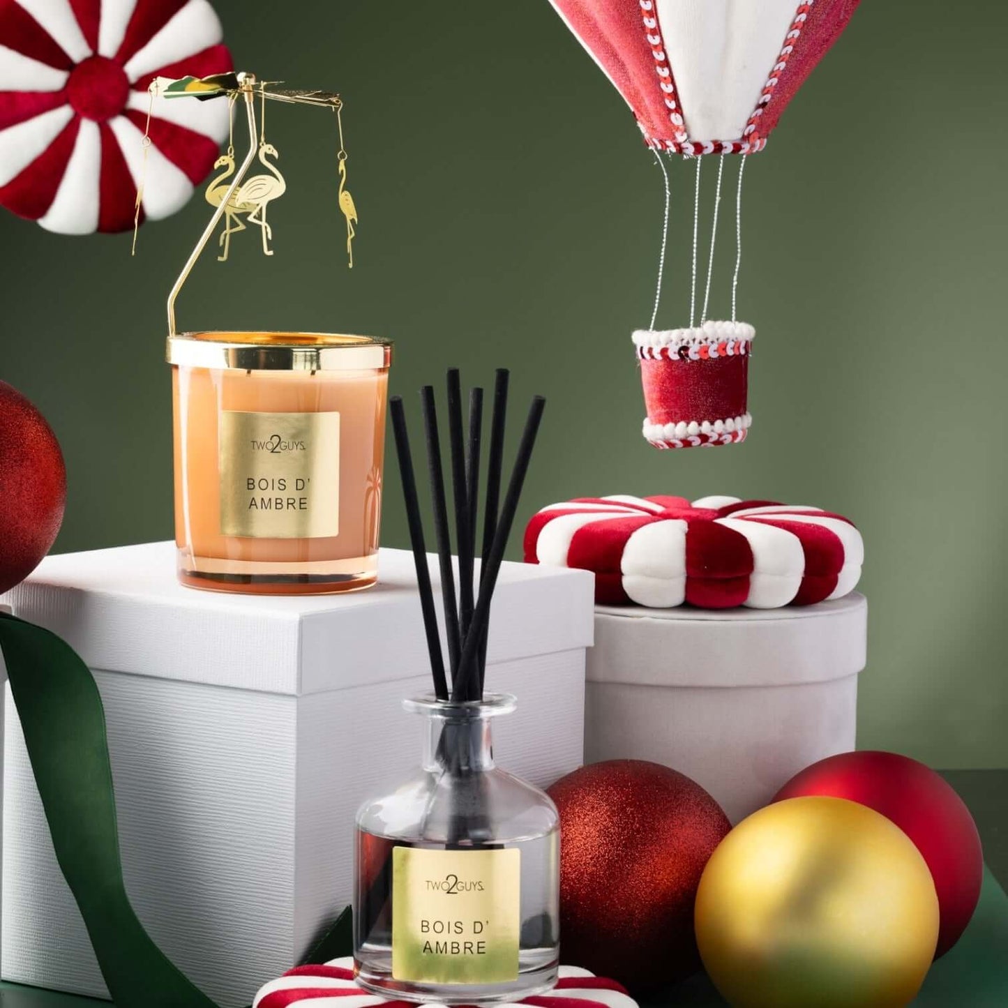 Bois D' Ambre Candle | Oriental Berry, Floral & Sandalwood